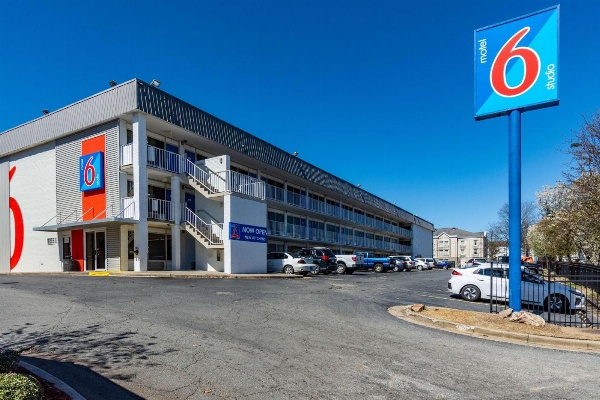 Studio 6-Little Rock, AR - West image 1